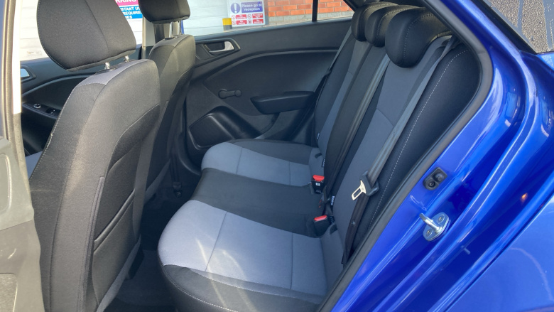 Hyundai i20 1.2 MPi S Connect 5dr Petrol Hatchback